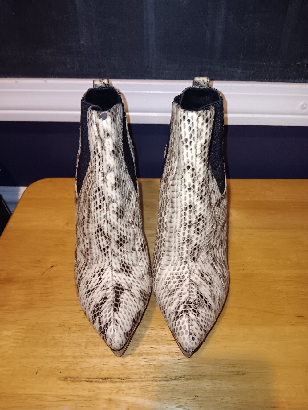 Michael Kors Snake Pointed Toe Ankle Boots in White and Black Size 6